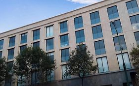 Secure, Central And Quiet Apartment Work Or Travel